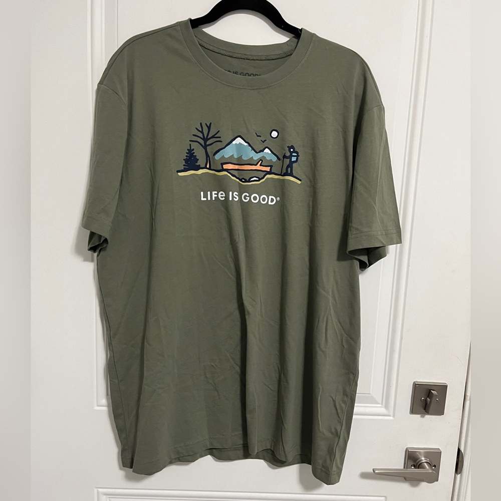 NWT - Life is Good Men’s Hiking Graphic Tee - Size XL